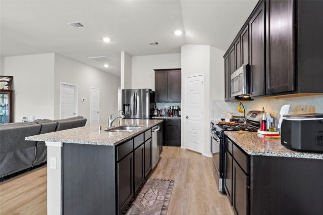 1243 Steed Bluff Drive, Alvin, TX 77511