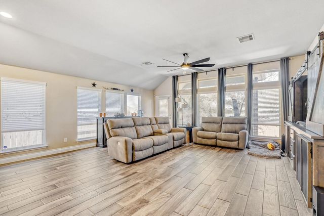 2416 BURBERRY LN, Leander, TX 78641