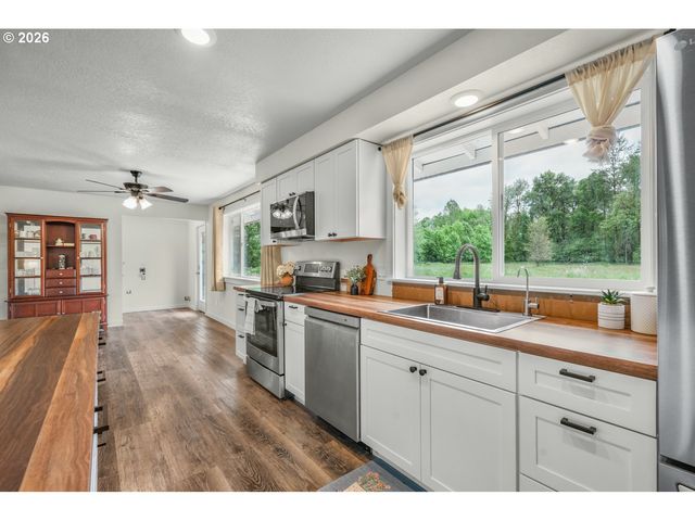 252 EADON Rd, Toledo, WA 98591