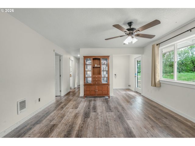 252 EADON Rd, Toledo, WA 98591