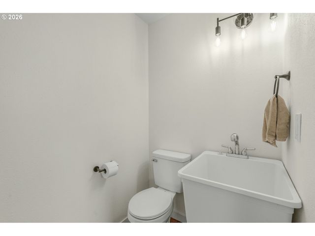 252 EADON Rd, Toledo, WA 98591