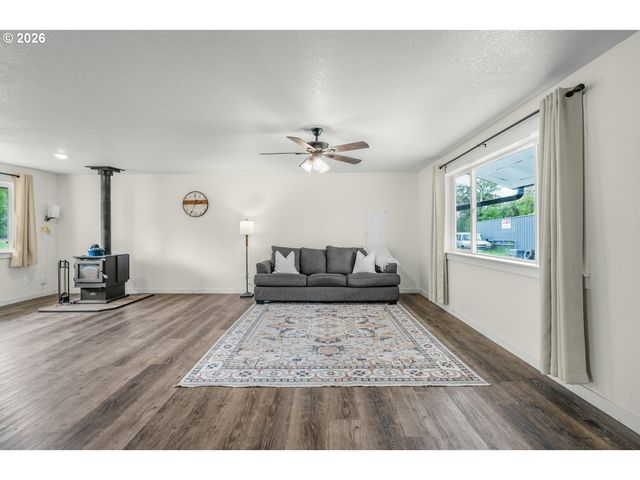 252 EADON Rd, Toledo, WA 98591