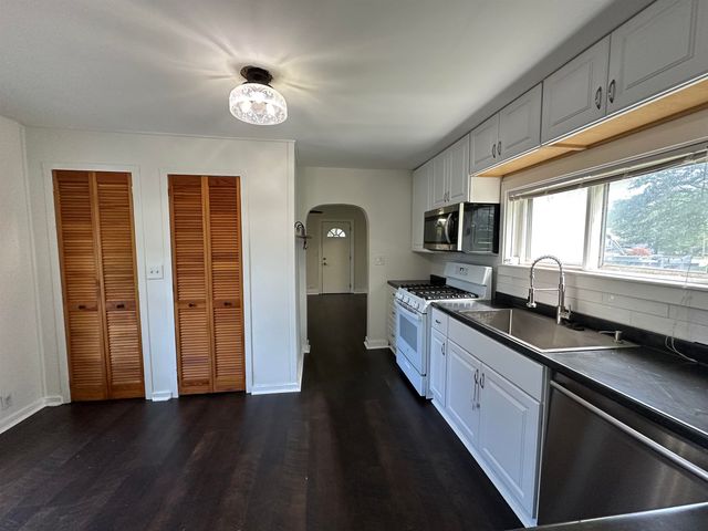 200 Nebobish Street, Essexville, MI 48732