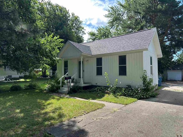 200 Nebobish Street, Essexville, MI 48732