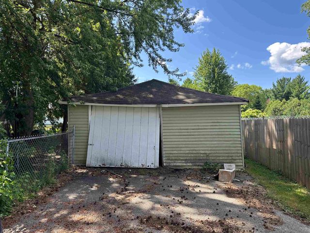200 Nebobish Street, Essexville, MI 48732