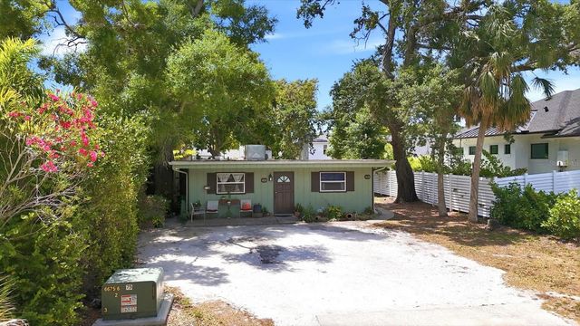 1824 WEBBER STREET, Sarasota, FL 34239