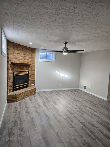 2508 Crescent Dr NW, Minot, ND 58703