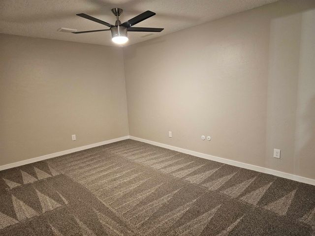 2508 Crescent Dr NW, Minot, ND 58703