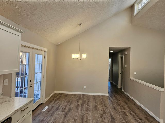 2508 Crescent Dr NW, Minot, ND 58703