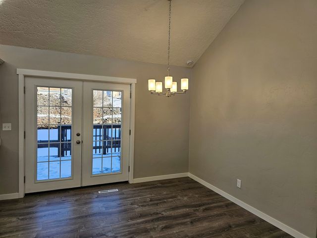 2508 Crescent Dr NW, Minot, ND 58703