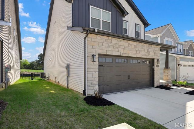 553 Wheatfield Circle, Wentzville, MO 63385