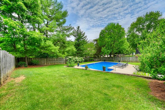 1367 Ashford Place, Florence, KY 41042