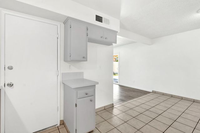 2344 S Backer Avenue, Fresno, CA 93725