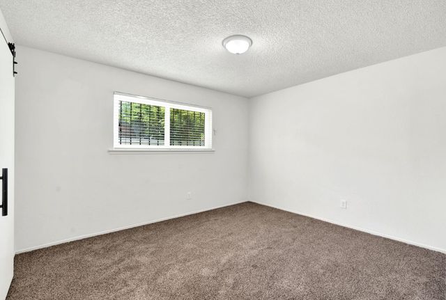 2344 S Backer Avenue, Fresno, CA 93725