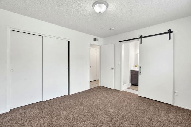 2344 S Backer Avenue, Fresno, CA 93725