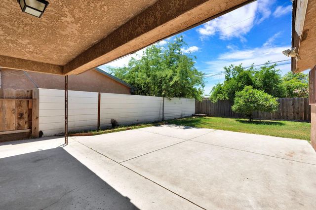 2344 S Backer Avenue, Fresno, CA 93725
