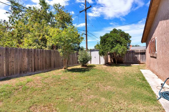 2344 S Backer Avenue, Fresno, CA 93725