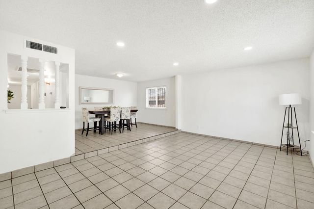 2344 S Backer Avenue, Fresno, CA 93725