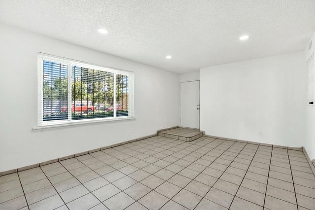 2344 S Backer Avenue, Fresno, CA 93725