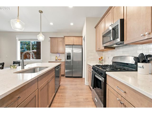 1714 Sw PLEASANT VIEW Dr, Gresham, OR 97080