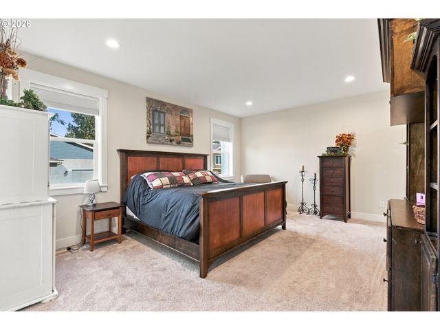 1714 Sw PLEASANT VIEW Dr, Gresham, OR 97080
