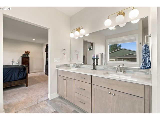 1714 Sw PLEASANT VIEW Dr, Gresham, OR 97080