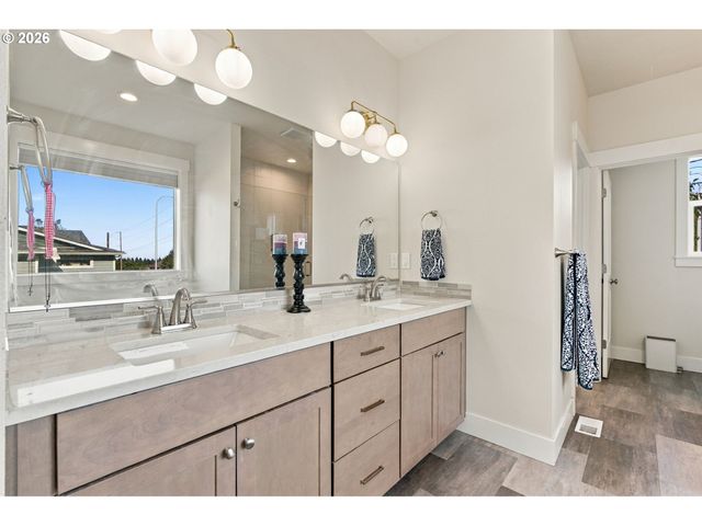 1714 Sw PLEASANT VIEW Dr, Gresham, OR 97080