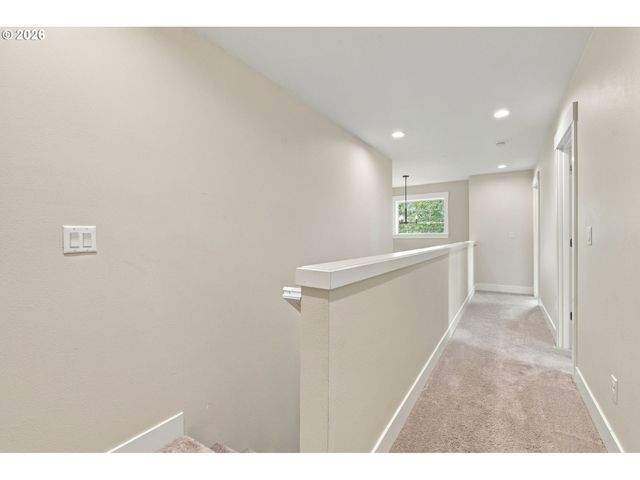1714 Sw PLEASANT VIEW Dr, Gresham, OR 97080