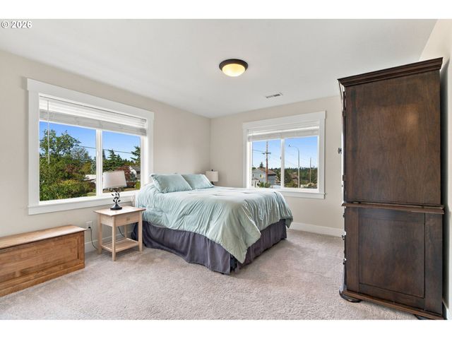 1714 Sw PLEASANT VIEW Dr, Gresham, OR 97080