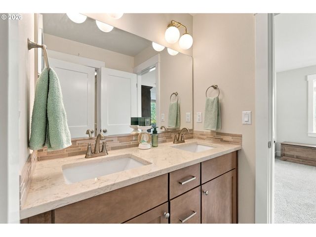 1714 Sw PLEASANT VIEW Dr, Gresham, OR 97080