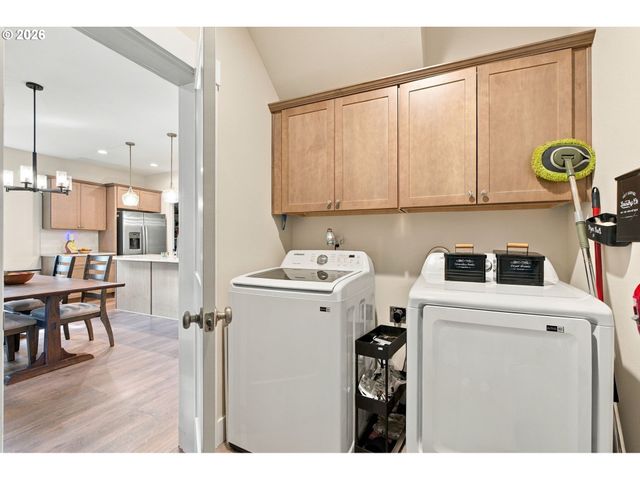 1714 Sw PLEASANT VIEW Dr, Gresham, OR 97080