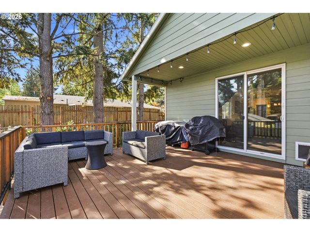 1714 Sw PLEASANT VIEW Dr, Gresham, OR 97080