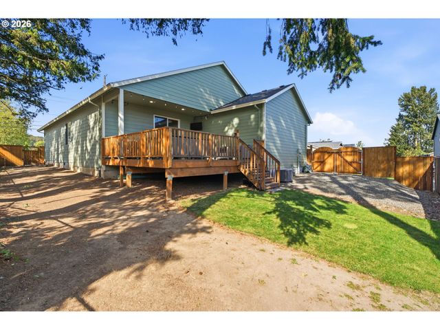 1714 Sw PLEASANT VIEW Dr, Gresham, OR 97080