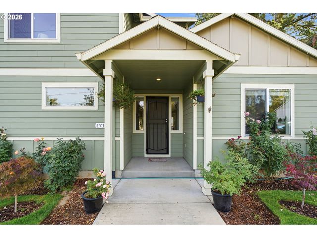 1714 Sw PLEASANT VIEW Dr, Gresham, OR 97080