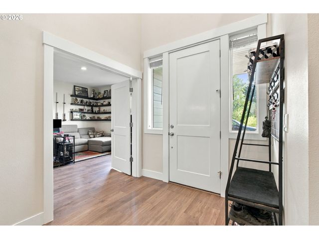 1714 Sw PLEASANT VIEW Dr, Gresham, OR 97080