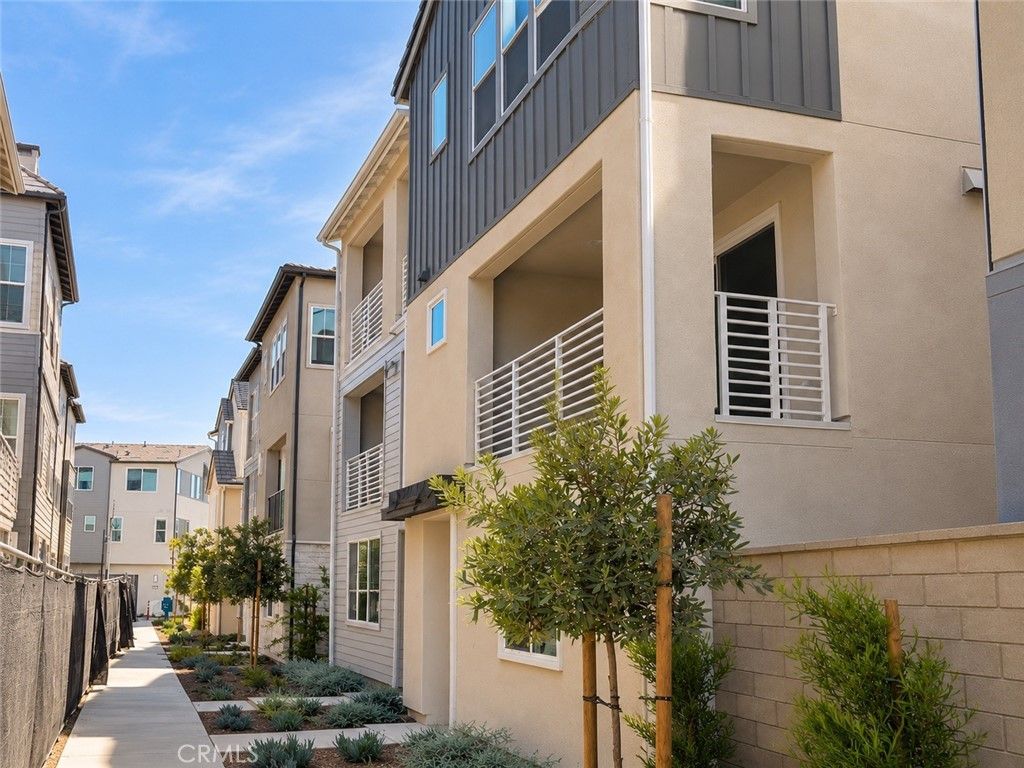 709 Sonia, Irvine, CA 92618