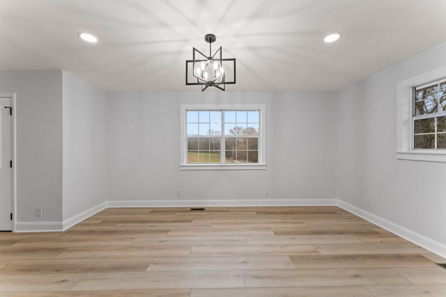 2591 Harlan Farms Rd, Columbia, TN 38401