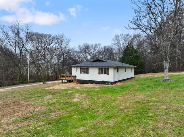 2591 Harlan Farms Rd, Columbia, TN 38401