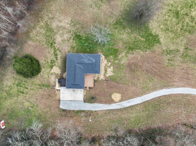 2591 Harlan Farms Rd, Columbia, TN 38401