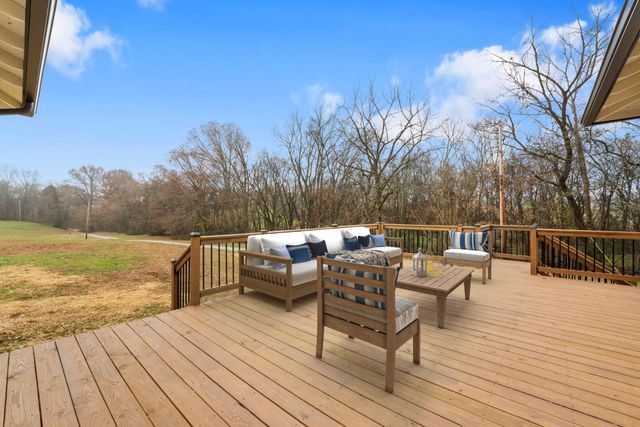 2591 Harlan Farms Rd, Columbia, TN 38401