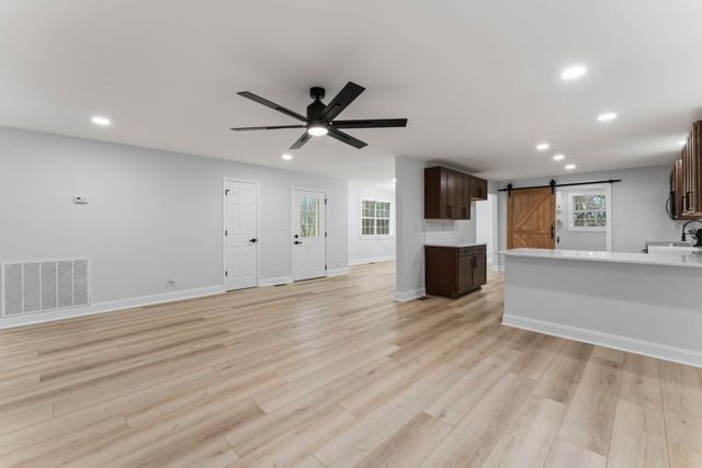 2591 Harlan Farms Rd, Columbia, TN 38401