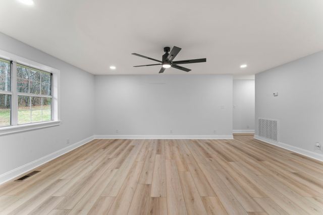 2591 Harlan Farms Rd, Columbia, TN 38401