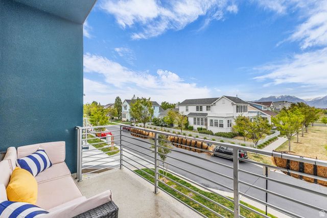 10284 S PHOEBE LN, South Jordan, UT 84009