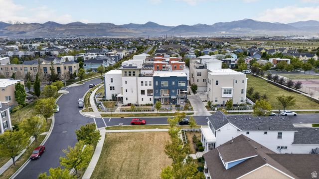10284 S PHOEBE LN, South Jordan, UT 84009