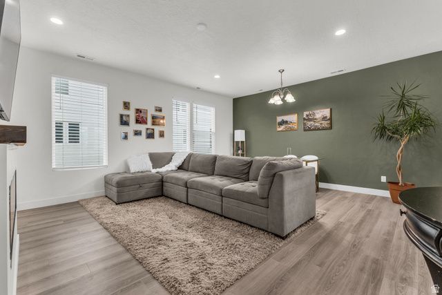 10284 S PHOEBE LN, South Jordan, UT 84009