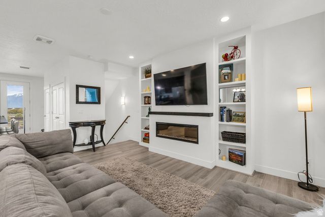 10284 S PHOEBE LN, South Jordan, UT 84009