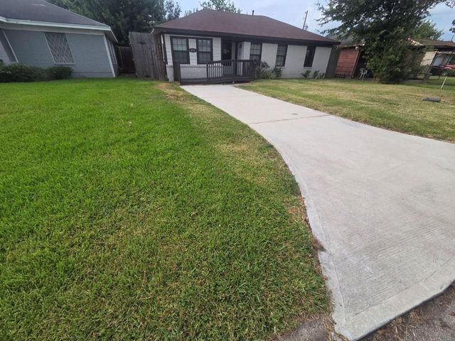 8755 Pattibob Street, Houston, TX 77029
