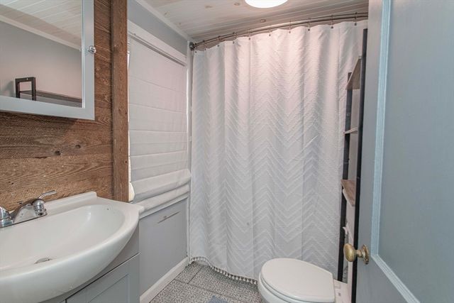 21 Bisbee, Wareham, MA 02571