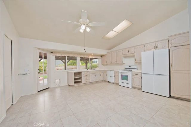 27820 Wakefield, Castaic, CA 91384