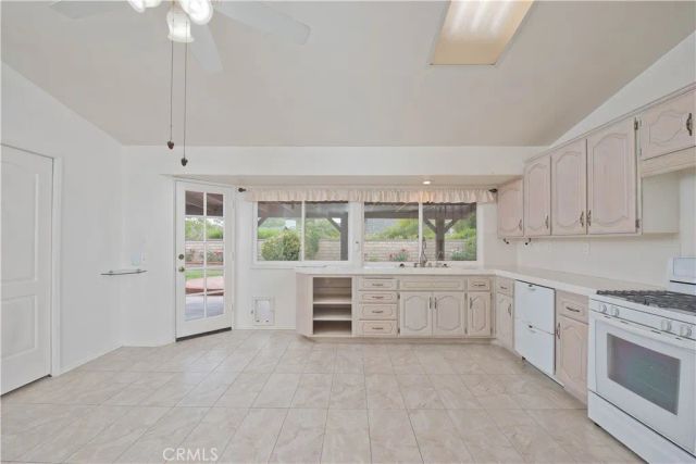 27820 Wakefield, Castaic, CA 91384